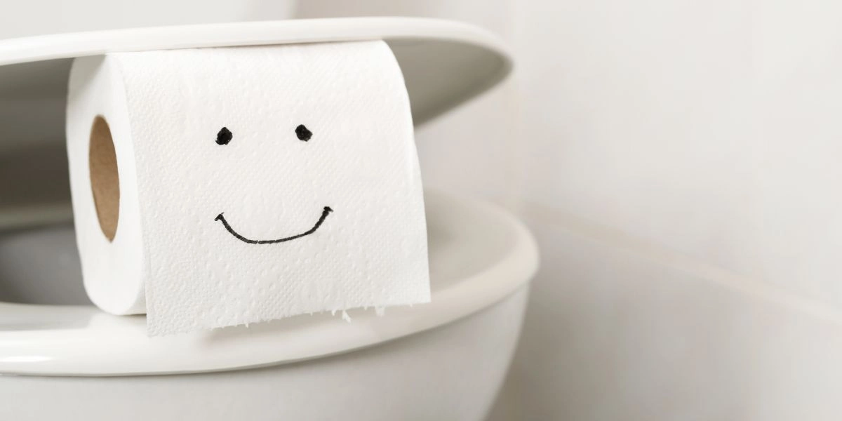 Toilet paper with smiling face - how does a snake poop and pee